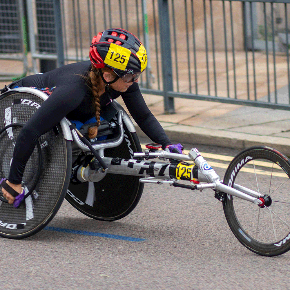 قصة عزيمة على المضمار