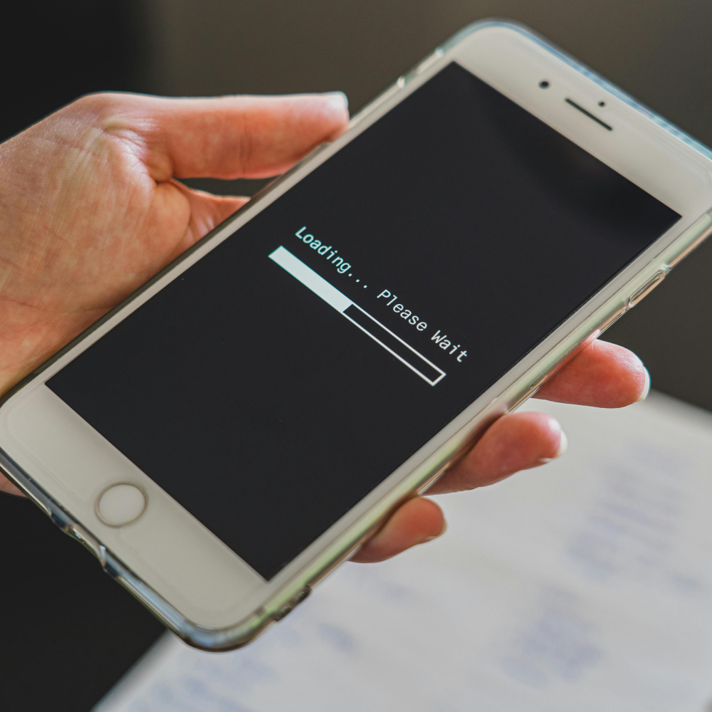 تطبيقات "النقال" دائما بحاجة للتحديث