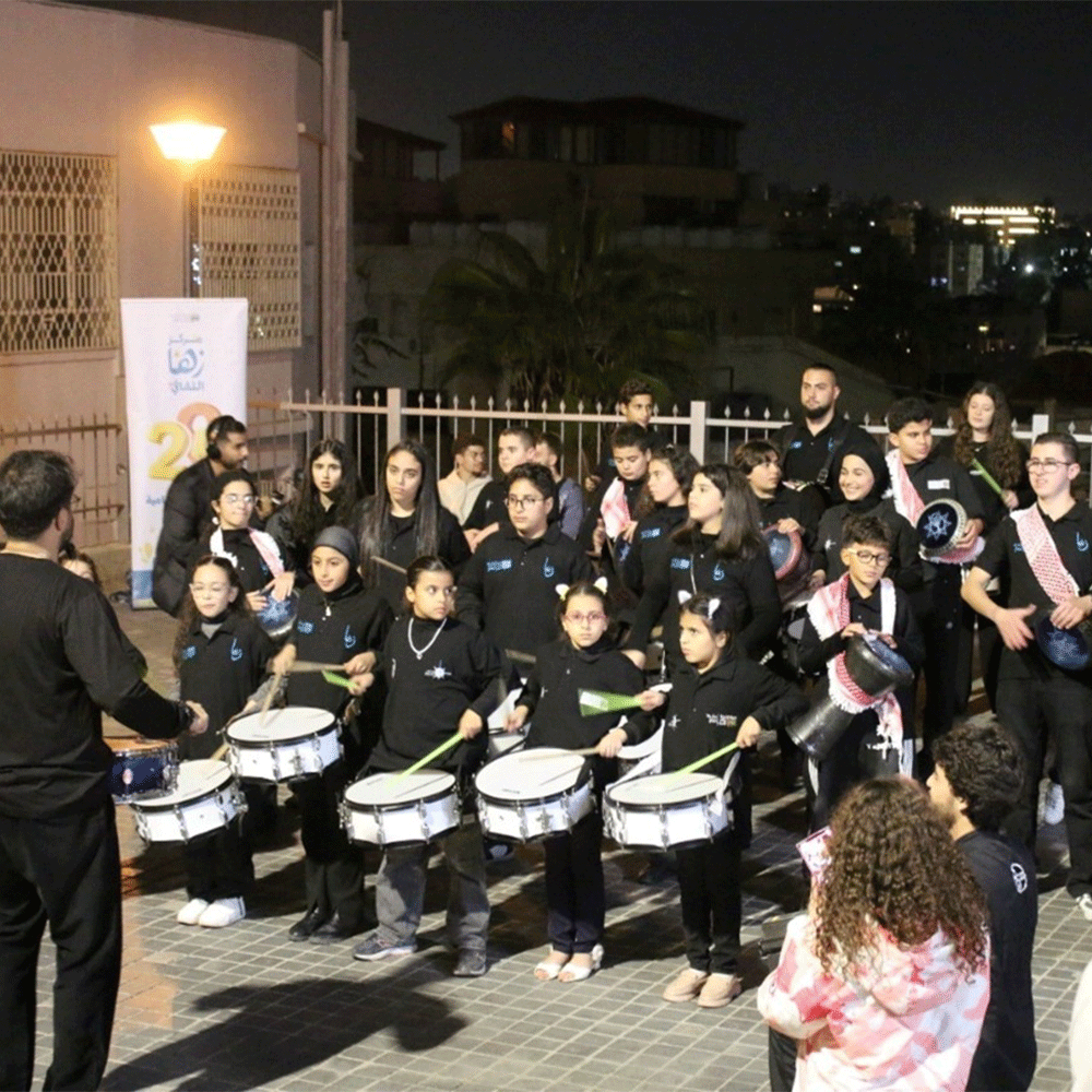 طلاب زها الثقافي يشاركون بفعاليات "أصوات من قلب المجتمع"