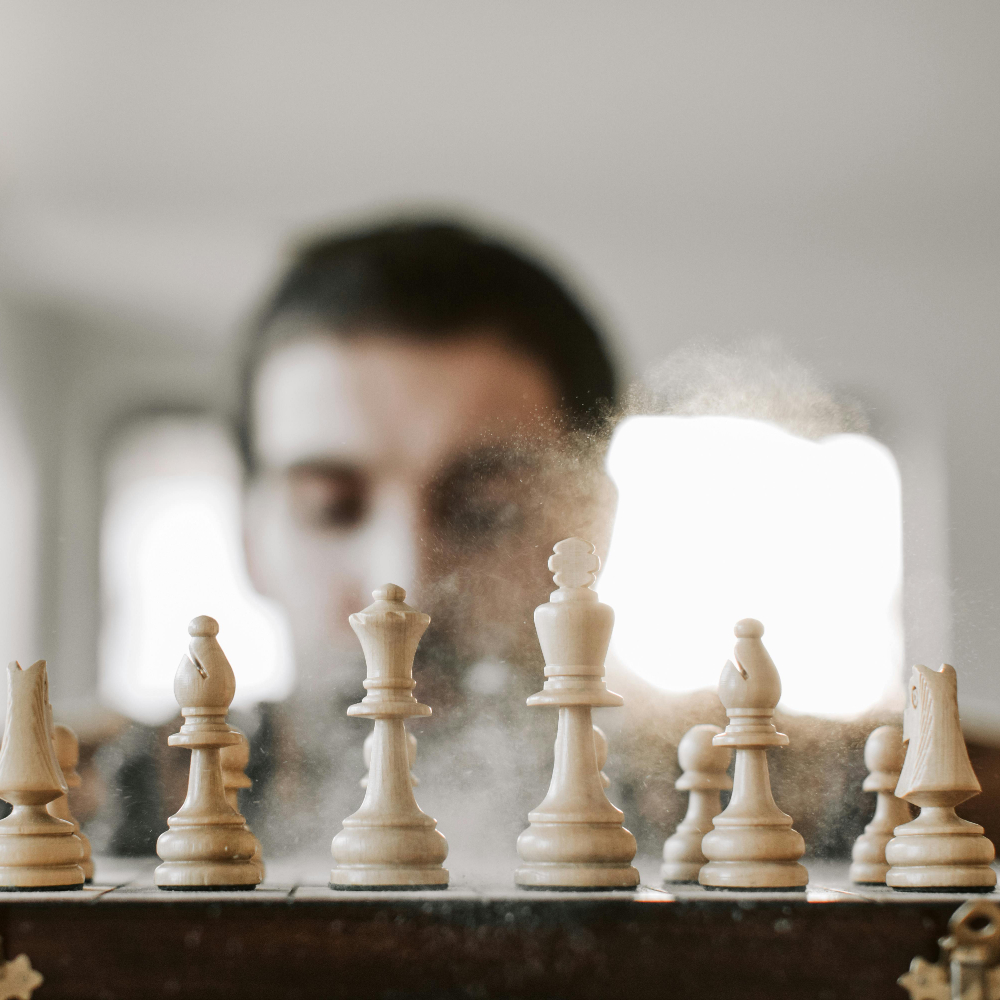 من يتربع على عرش الشطرنج... كاراوانا أم ناكامورا؟