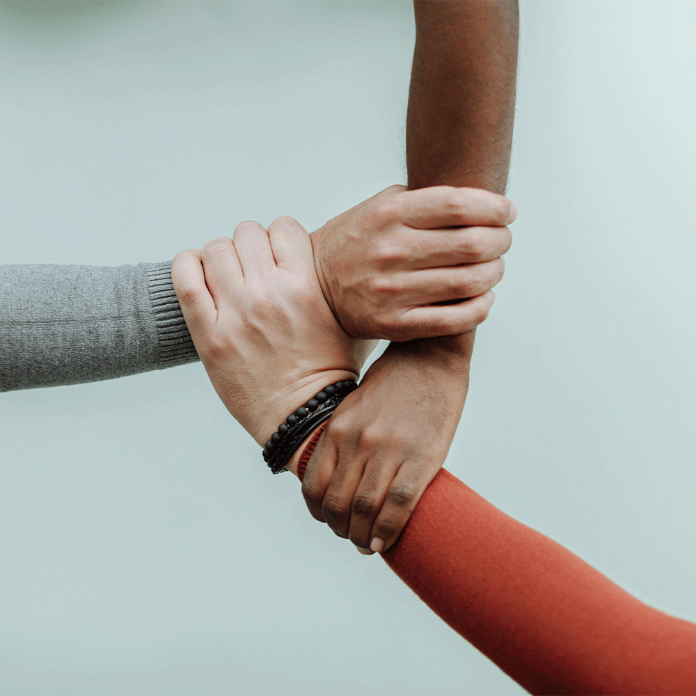 التعاون المجتمعي ... مفتاح بناء مستقبل أكثر شمولًا وإنصافًا