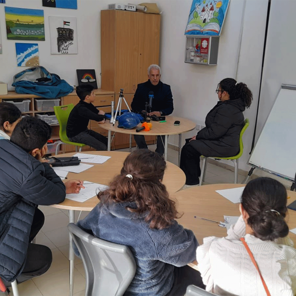 محاضرة تدريبية للفريق الإعلامي في مركز زها الثقافي طارق