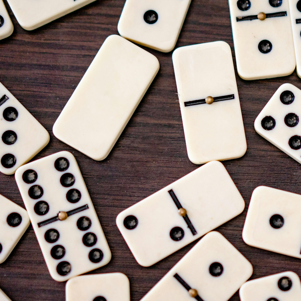 الدومينو..لعبة ترفيه وتنمية للذكاء